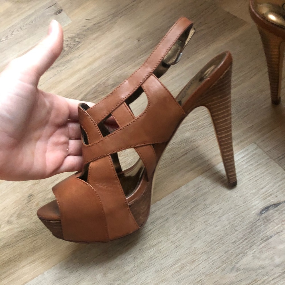 Women’s heels size 7